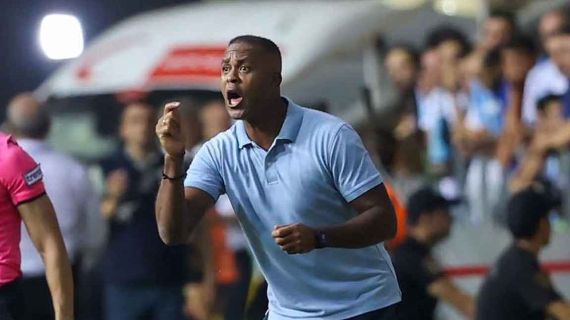 Kelemahan dan Kelebihan Taktik Kluivert di Timnas Garuda Gaya Main Menyerang & Potensi Risikonya di Laga.