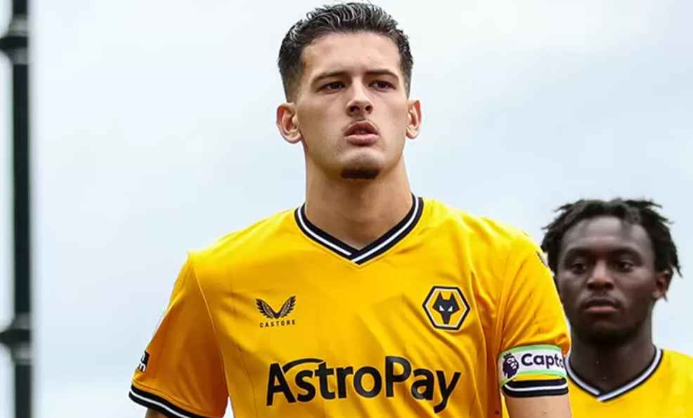 Justin Hubner Tanpa Klub? Ini Klarifikasi dan Masa Depan Klarifikasi resmi soal status bek Timnas Indonesia.