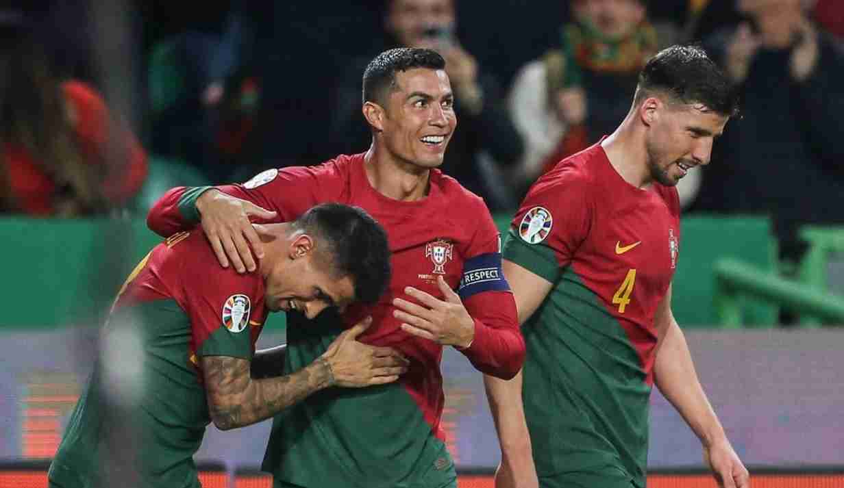 Skuad terbaik Portugal Sepanjang Masa, Siapa Saja? Parade bintang dari era Eusébio hingga Ronaldo.