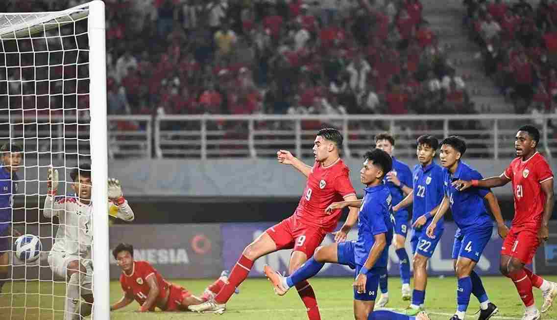 Jumlah Gol Jens Raven Timnas Indonesia Dan Klubnya Di Musim 2025 Produktivitas gol striker naturalisasi muda Timnas kini.