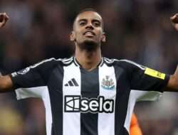 Profil Alexander Isak, Pemilik Sundulan One Shoot One Kill