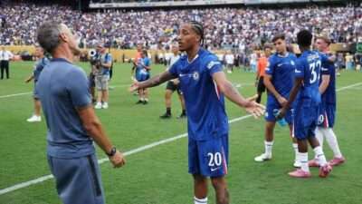 Luis Enrique dijatuhi sanksi