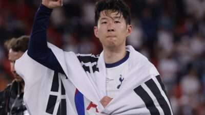 pesepakbola Asia terbaik