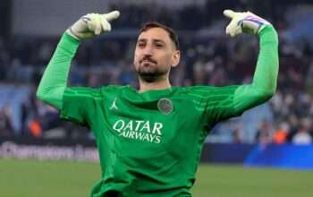PSG jual Gianluigi Donnarumma, MU Incar Kiper Asal Italia!