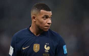 Musim Kedua Mbappe Pakai Nomor 10, Nomor 9 jadi Rebutan