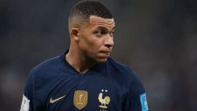 Musim Kedua Mbappe Pakai Nomor 10