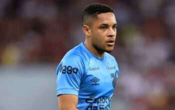 Perlakuan Barcelona ke Vitor Roque Buat Deco Menyesal, Ini Alasannya