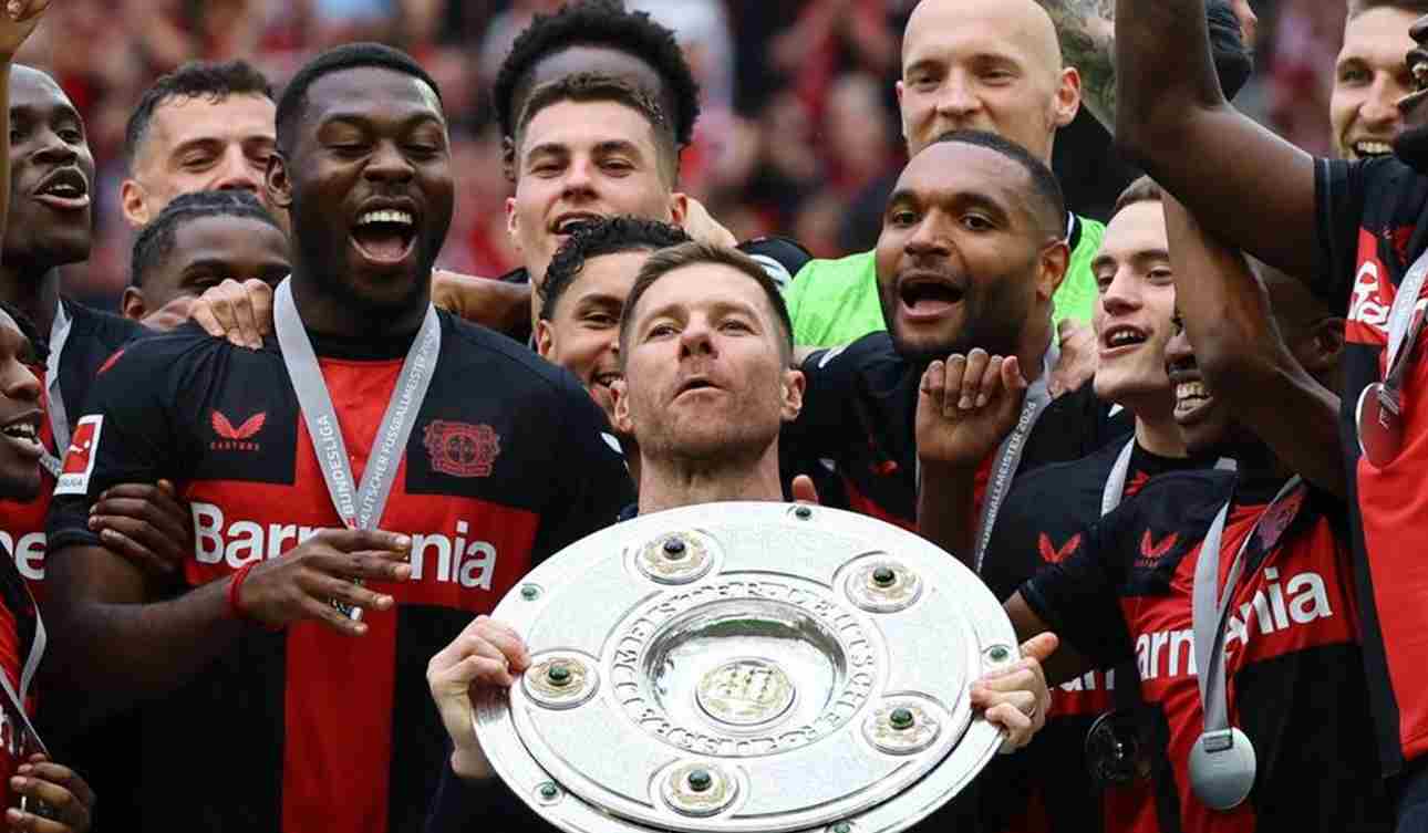 Bayer Leverkusen juara Bundesliga: Kunci Sukses Xabi Alonso Analisis taktik jenius yang hentikan dominasi Bayern.