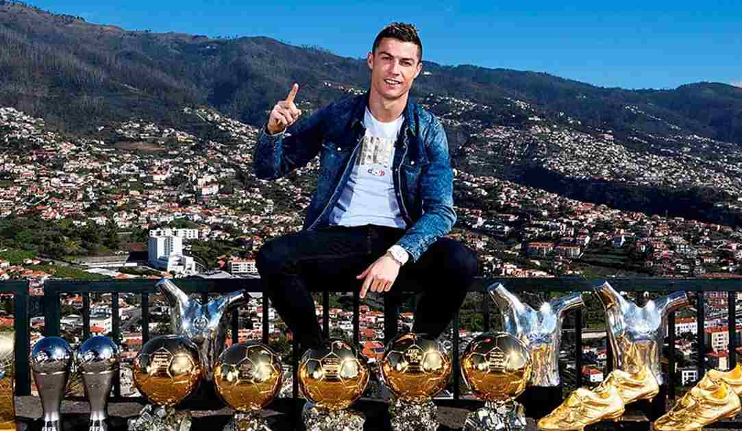 14 trofi individu Ronaldo dalam 1 musim, Benarkah? Benarkah Ronaldo Raih 14 Trofi Individu dalam Satu Musim