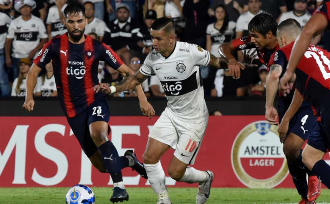 Mana Lebih Bergengsi Ini Beda Format & Kasta Keduanya