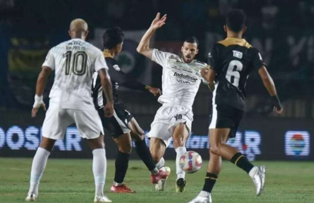 Regulasi 11 Pemain Asing Liga 1 2025, Ini Aturan Barunya Poin-poin penting aturan baru pemain asing Liga 1 2025.