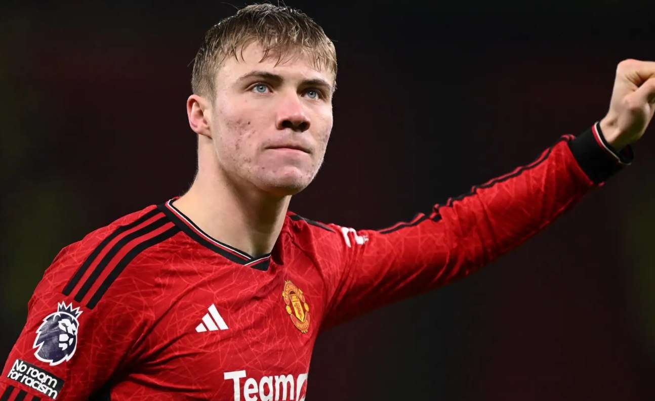 Berapa gol Rasmus hojlund musim ini? Statistik Lengkap Rincian gol di Premier League, UCL, dan kompetisi lain.