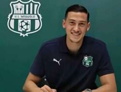 Batal ke Torino, Segini Gaji Jay Idzes di Sassuolo