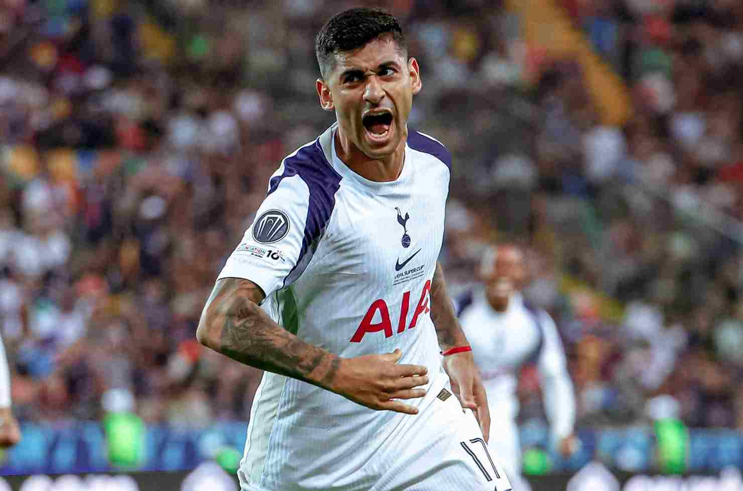 Bek Tengah Muda Terbaik