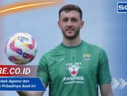 Adam przybek Agama dan Keyakinan Pribadinya