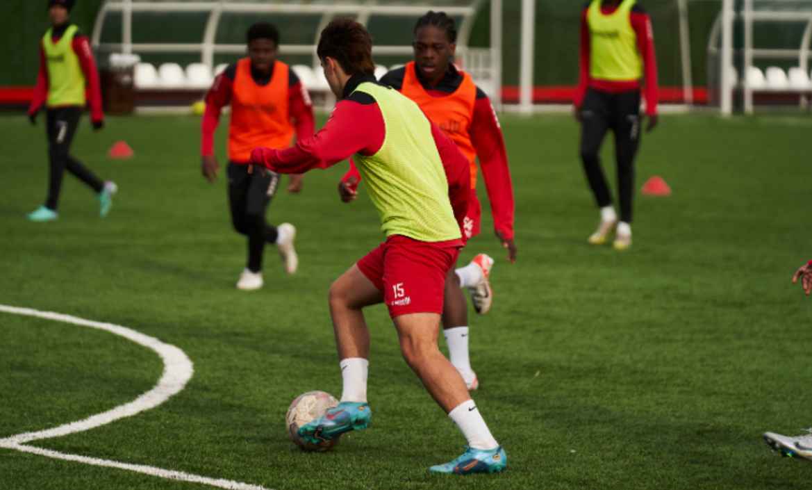 Cara Masuk Akademi Sepak Bola di Eropa: Panduan Lengkap 2025 Langkah-langkah Bergabung Akademi Bola Elite Eropa untuk Pemula