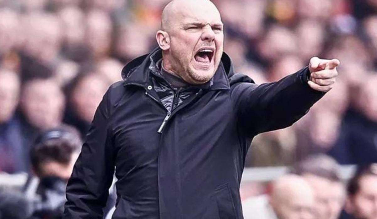 Johnny Jansen karir, profil lengkap calon pelatih baru PSS Profil Johnny Jansen Calon Pelatih Baru PSS Sleman