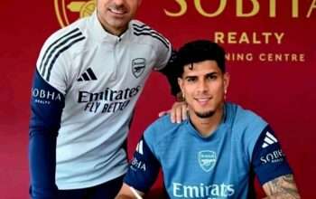 Memilih Meminjam Ketimbang Membeli, Hincapie Jadi Kelinci Percobaan Main di Arsenal