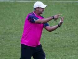 Arema Gunakan Strategi Jadul Lawan Dewa United, Gak Bahaya Ta?