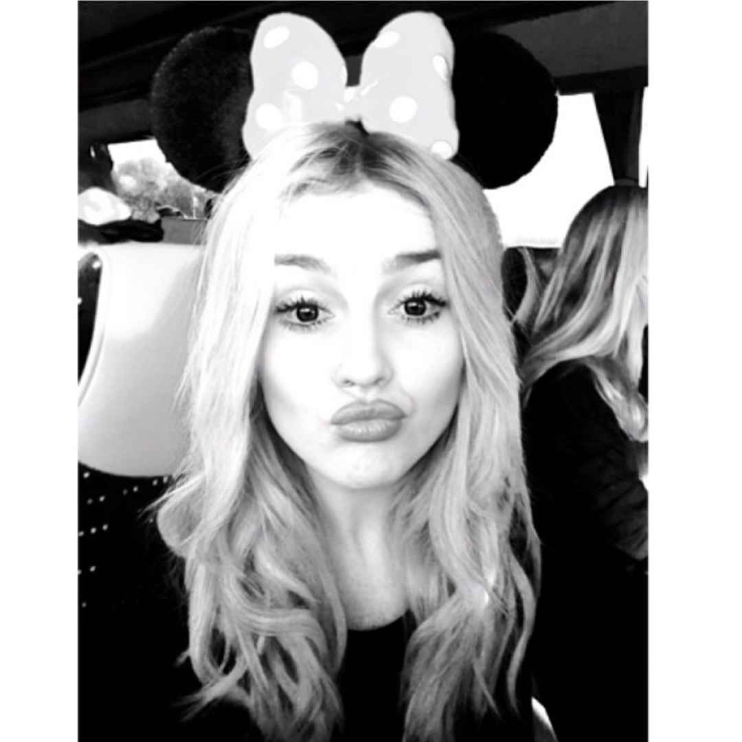 Pasangan Pemain Bola Tercantik di Dunia