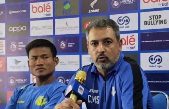 Pelatih Arema Belajar dari Persib