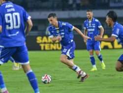 5 Gelandang Tengah Terbaik Persib Musim Ini, Thom Haye Bakal Sulit Digeser!