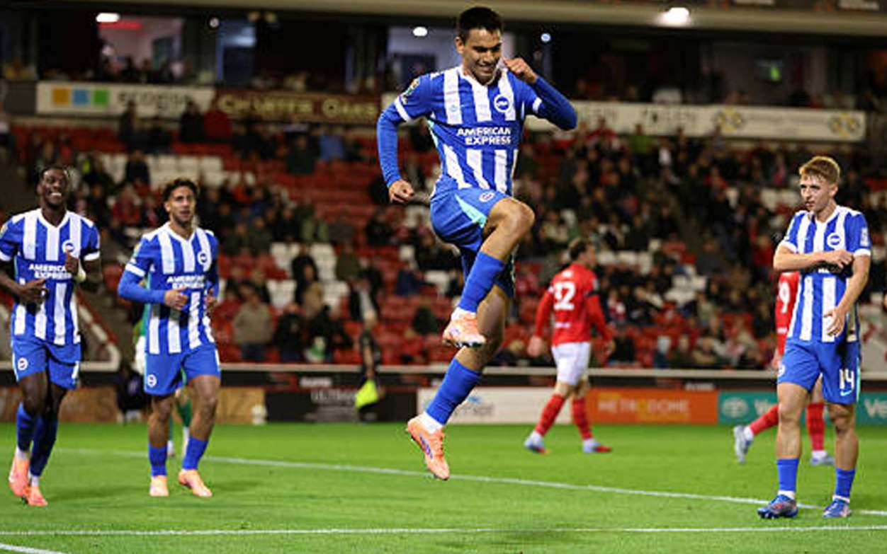 Barnsley vs Brighton 0-6 Hari Ini, Terungkap Penyebabnya Blunder fatal tim tuan rumah dan strategi jitu Brighton