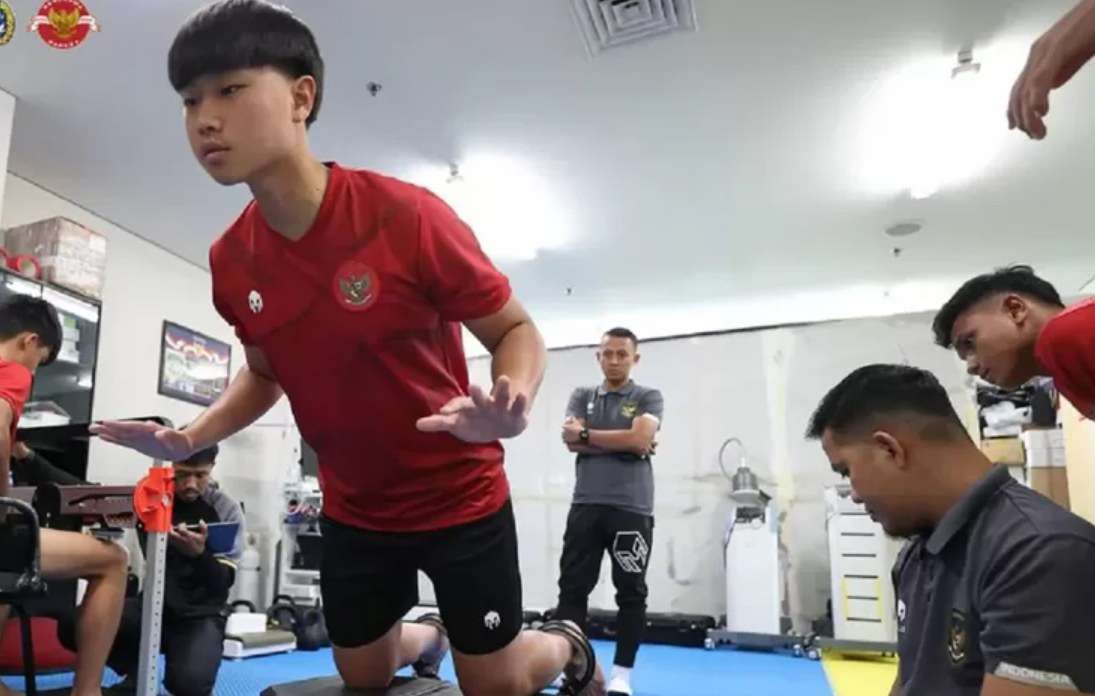 Aaron Ang Sosok Kiper Keturunan Dirumorkan Jadi Andalan Baru Timnas Cek fakta dan profil calon kiper naturalisasi Timnas.