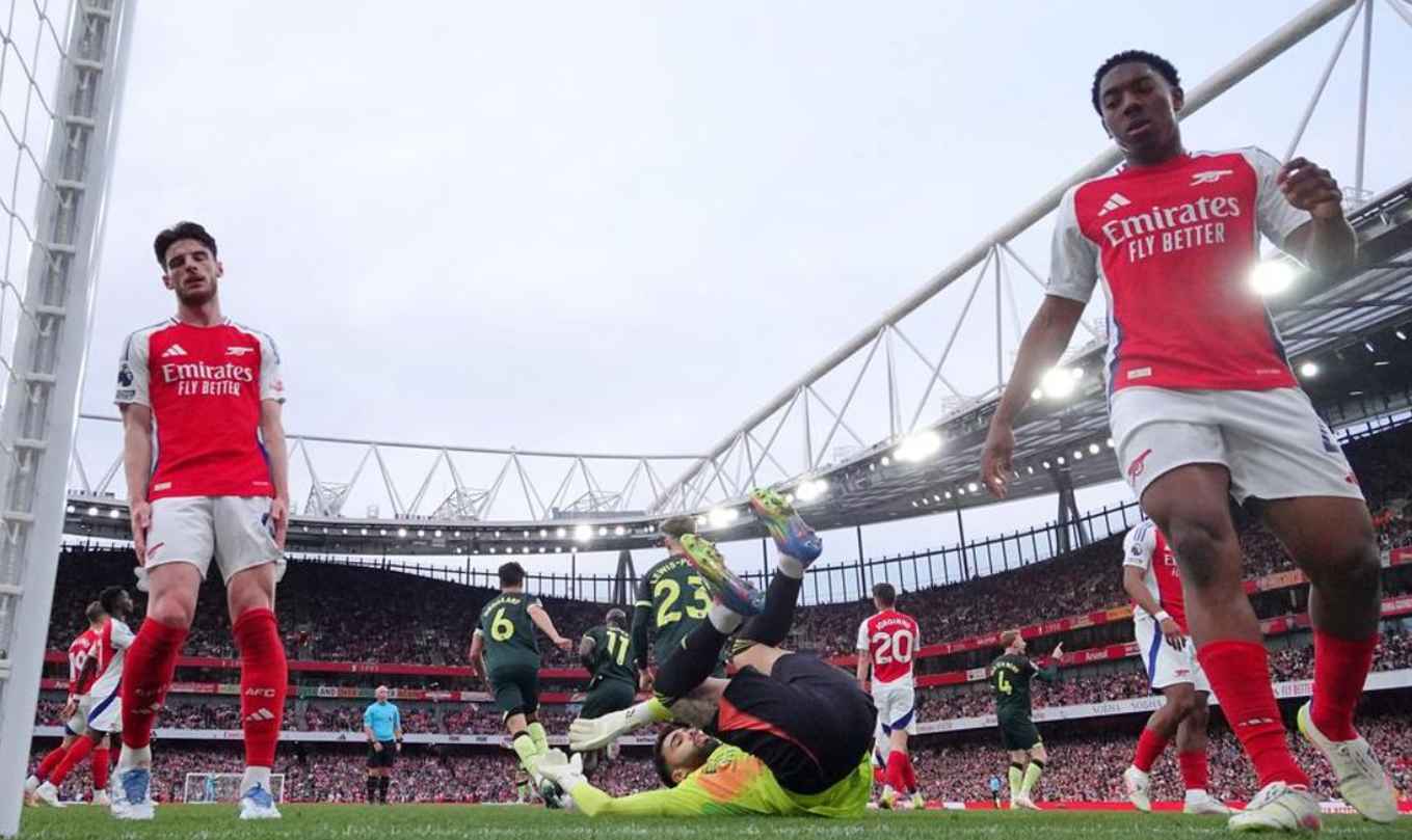 Konsistensi jadi kunci The Gunners rebut puncak klasemen.