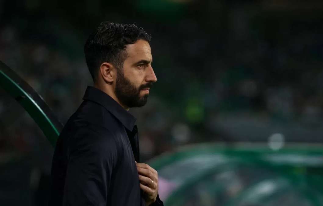 Krisis MU 2025 Analisis Tajam dari Pengamat Sepak Bola