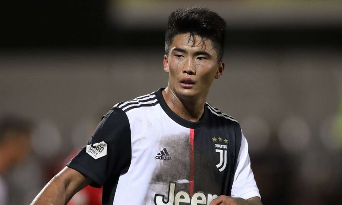 Pemain Korea Utara di Serie A, Kisah Transfer Paling Rumit? Menelusuri jejak langka pesepakbola Korut di Eropa.