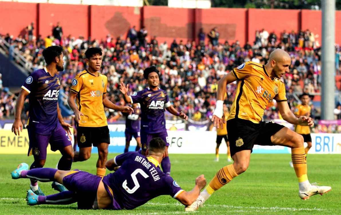 Susunan Pemain Bhayangkara FC vs Persik Kediri 2025 Prediksi formasi dan starting eleven kedua kesebelasan.