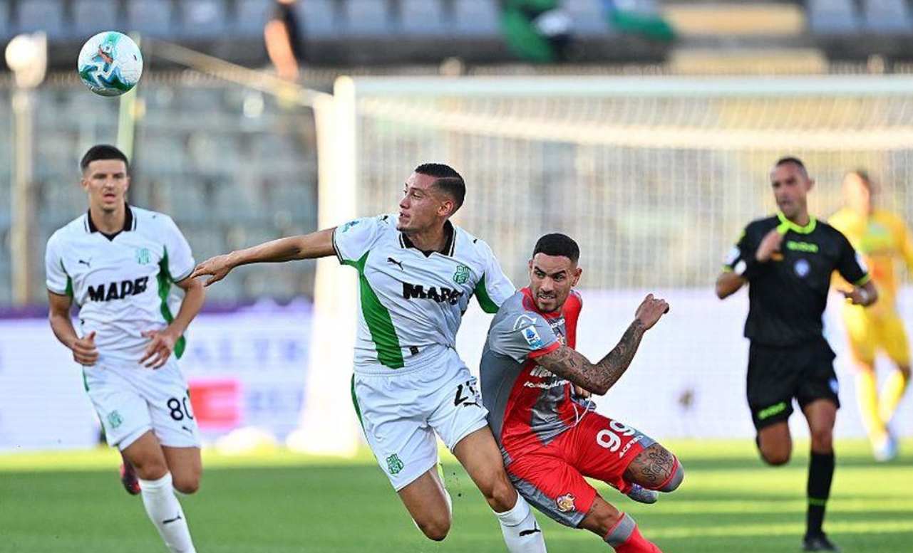 Bagaimana media Italia menggambarkan debut Jay Idzes bersama Sassuolo? Rangkuman Pujian dan Sorotan Pers Sepak Bola Italia