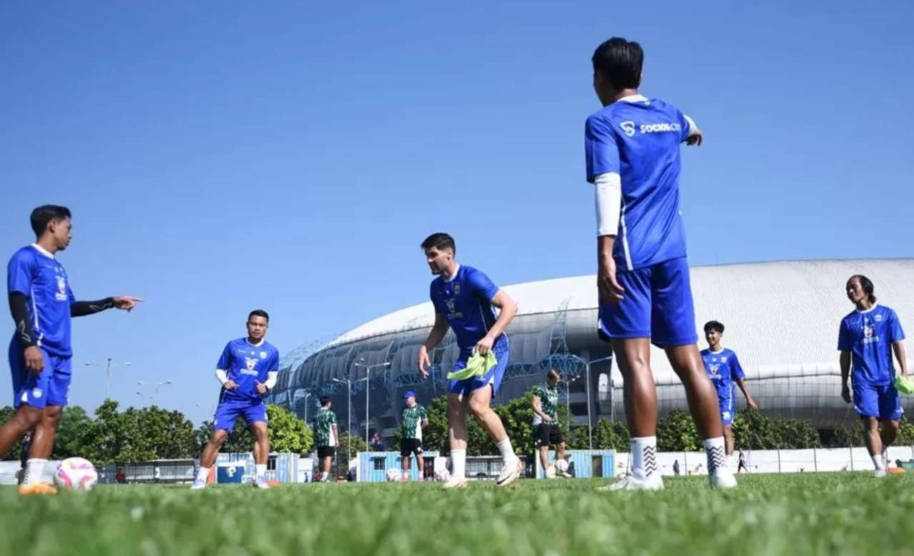 Formasi Persib 2025 2026 Bojan Hodak Terbaru, Berani Rombak Skuad Strategi baru Maung Bandung demi pertahankan gelar juara.