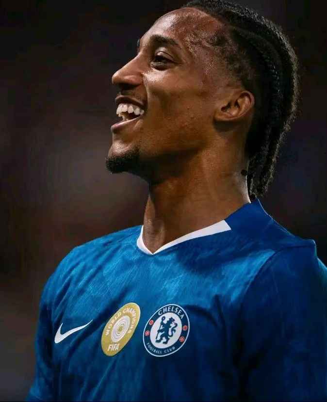 Chelsea Incar 2 Bek Ini di Januari 2026, Manajemen Ungkap Biar Buang Sial