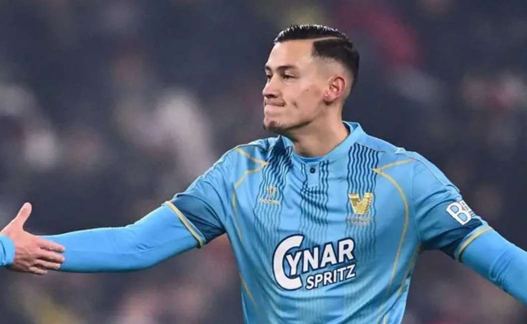 Biaya Transfer Pemain Termahal Indonesia Sepanjang Masa, Daftar Top 10 Rekor nilai fantastis yang guncang sepak bola nasional.