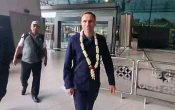 Tim Kapadze Tiba di Indonesia Langsung Solat Jumat di Masjid Istiqlal, Sinyal Latih Timnas?