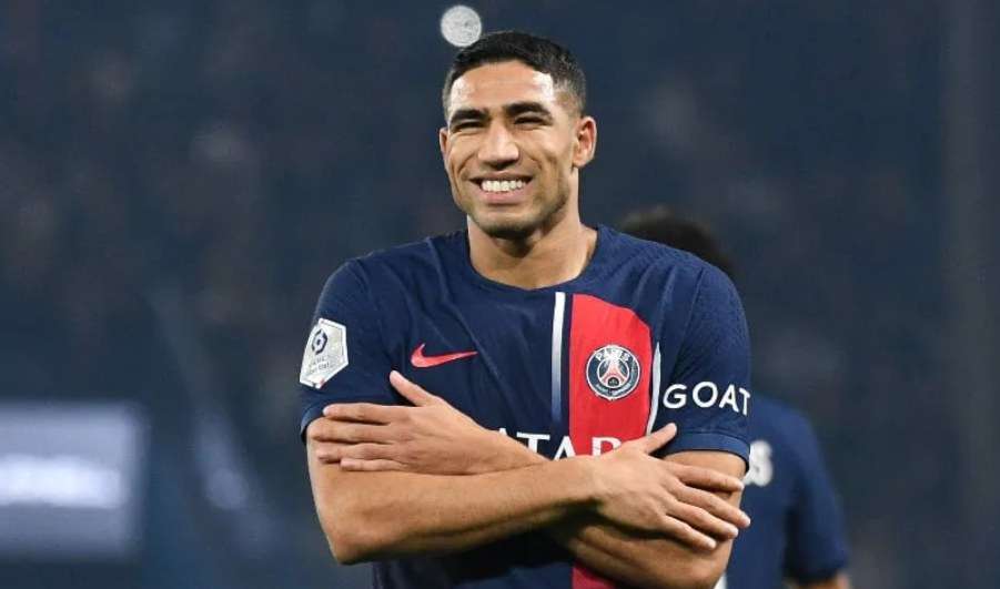 Achraf Hakimi (PSG) Bek kanan dinamis yang dinominasikan sebagai pemain terbaik Ligue 1 musim 20242025