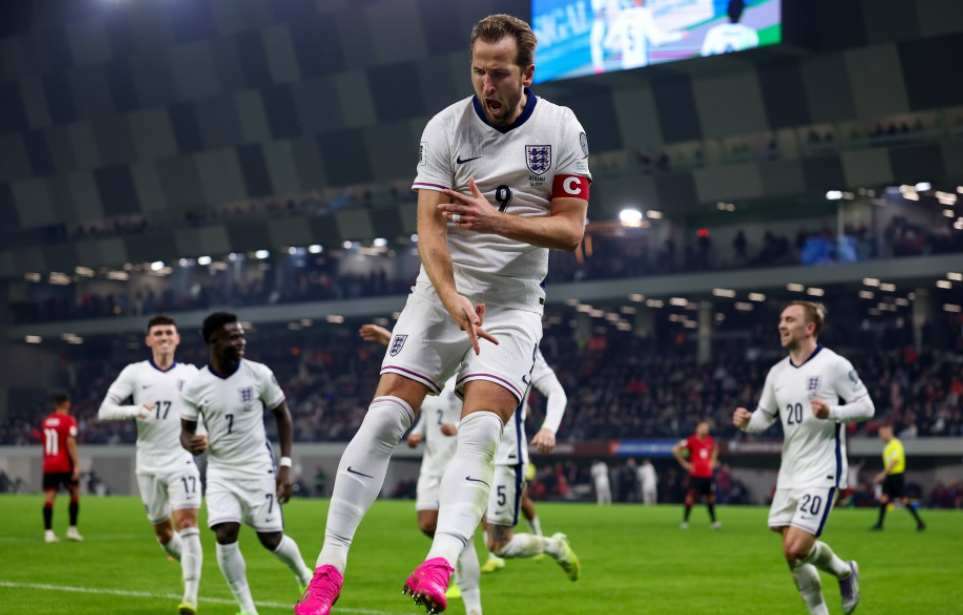 Highlights Albania vs Inggris: Dua Gol Kane Pastikan Inggris Sempurna Tanpa Cela Harry Kane melampaui rekor gol internasional Pele saat Inggris mengalahkan AlbaniaKredit