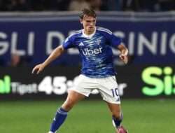 5 Daftar Pemain Terbaik Como yang Menarik Perhatian Pengamat Bola