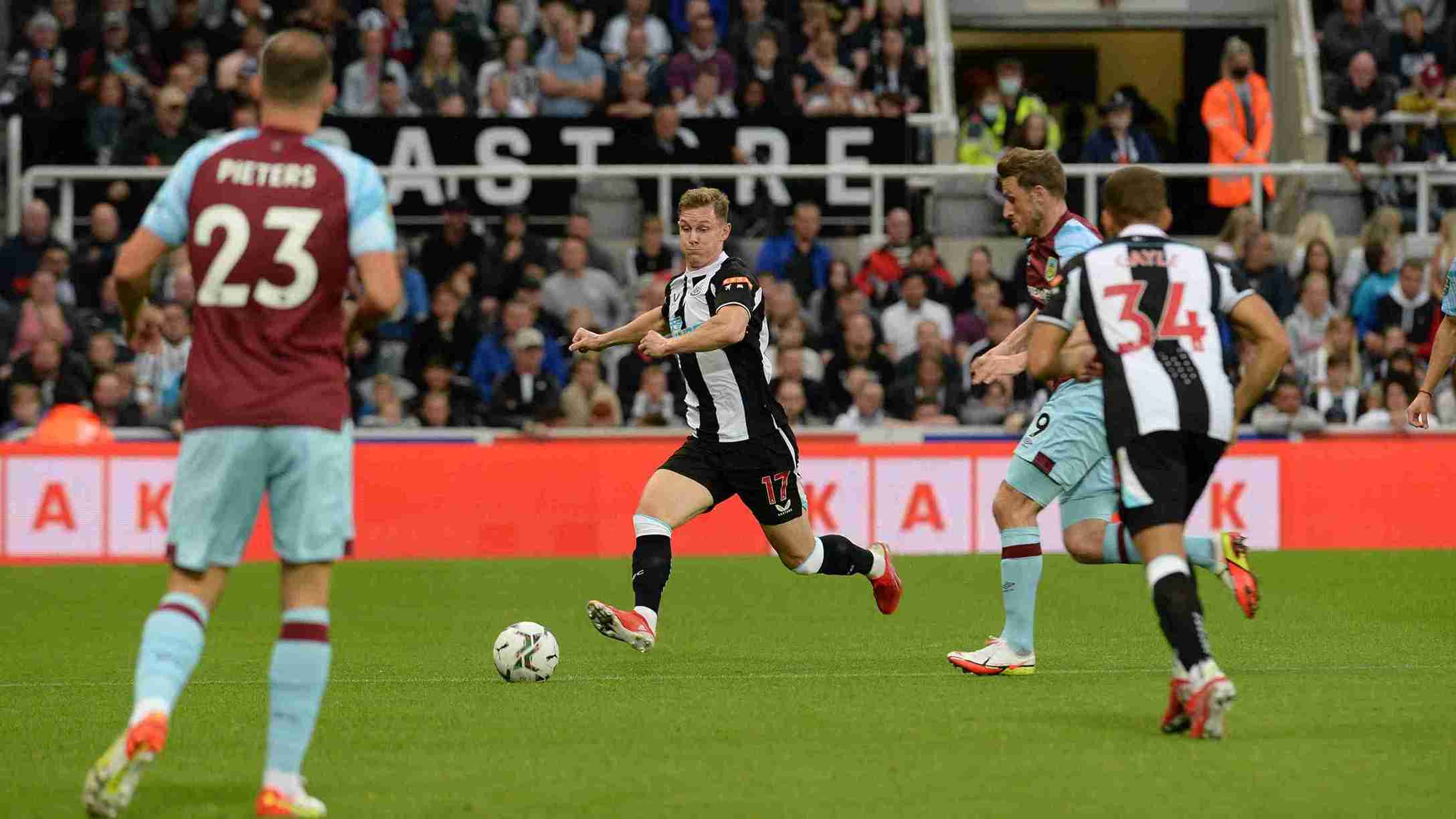 Prediksi Skor Newcastle vs Burnley 6 Desember 2025: Ambisi Merangsek ke Papan Atas