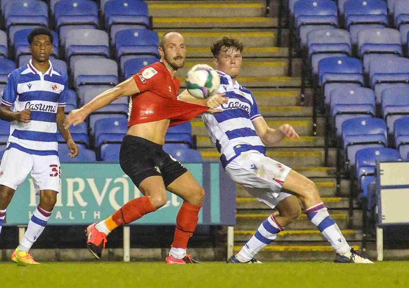 Prediksi Skor Reading vs Luton 19 Desember 2025: Bentrokan Dua Tim dalam Masa Sulit