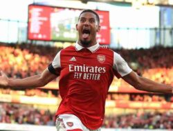 5 Bek Terbaik Milik Arsenal, Siapa yang Paling Bersinar?