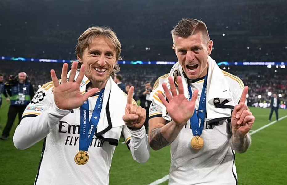 Adu skill lini tengah Los Blancos lintas generasi.