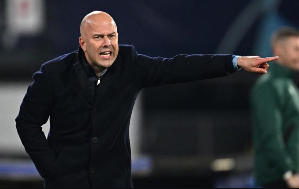 Perbedaan gaya main Arne Slot dan Klopp di Anfield