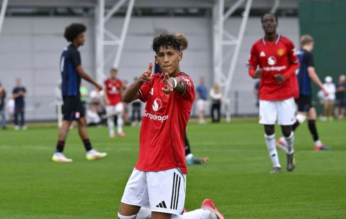 Profil Lengkap Wonderkid MU Incaran Raksasa Spanyol