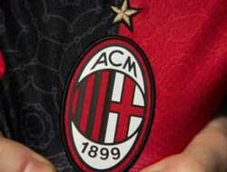 Mike Maignan Pilih AC Milan untuk Kontrak Baru, MU dan Chelsea Gigit Jari!