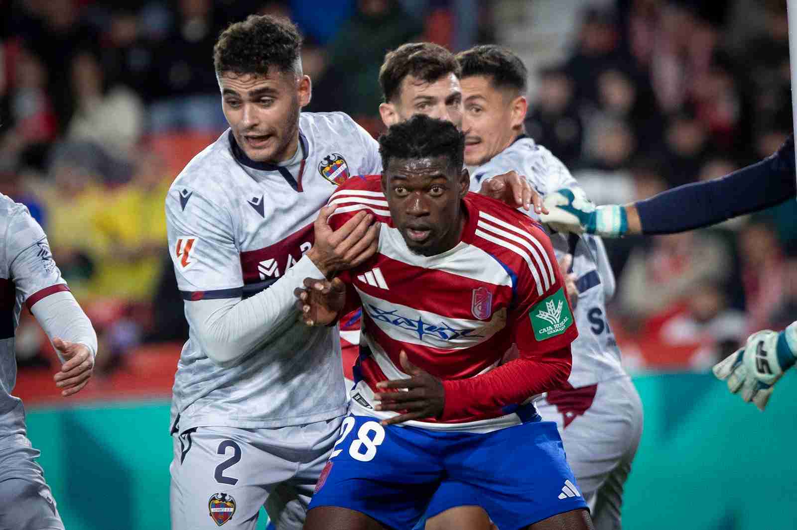 Prediksi Skor Granada vs Rayo Vallecano 7 Januari 2026: Asa di Tengah Krisis Oscar Naasei Pemain Granada