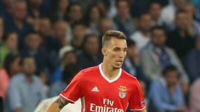 Alejandro Grimaldo Pemain Leverkusen